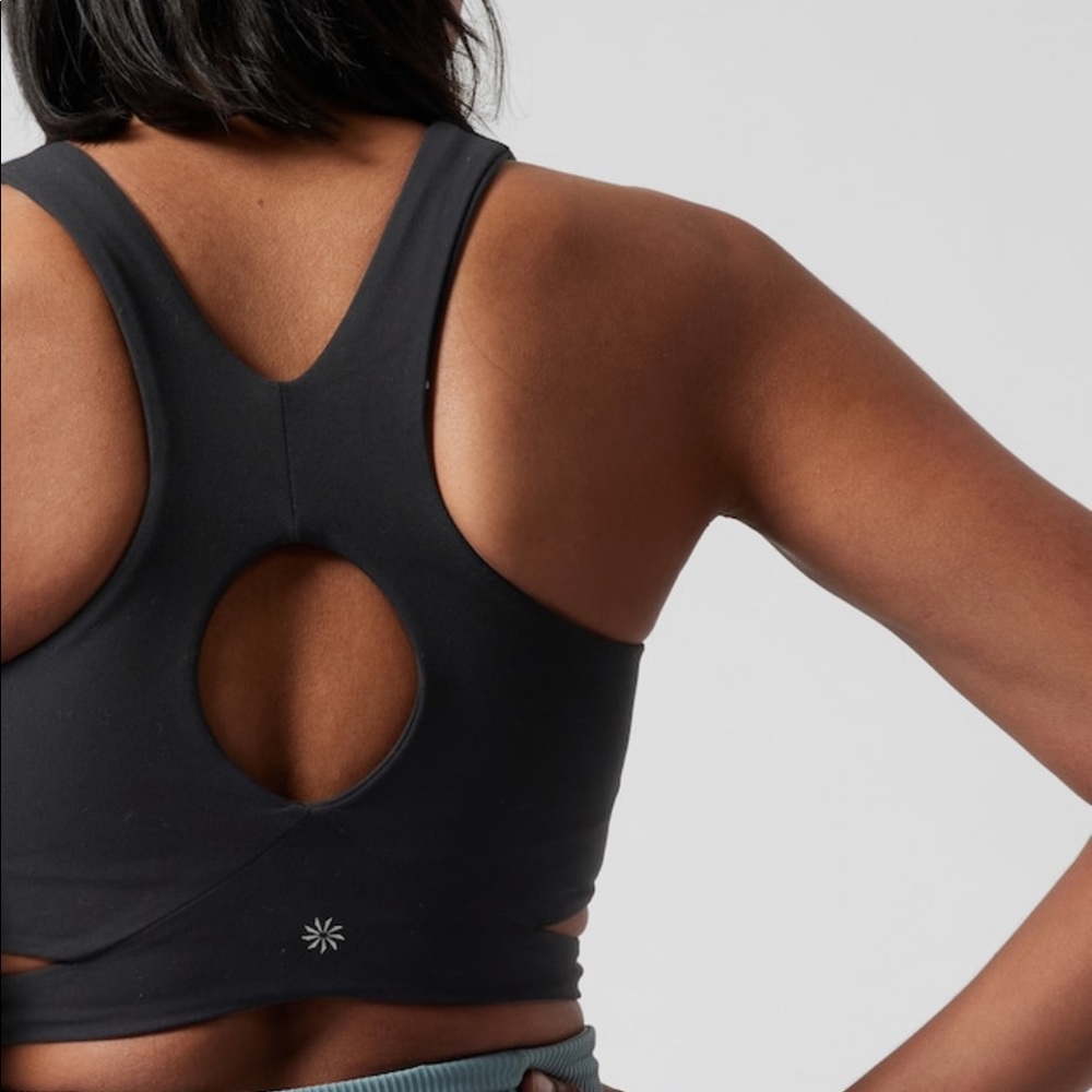 Athleta Conscious Cut Out Crop A-C - Picture 5 of 10